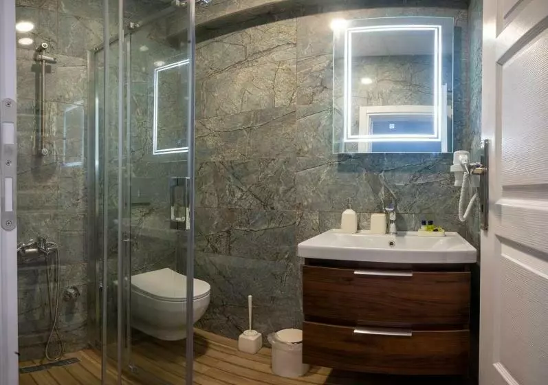 Hazal Otel