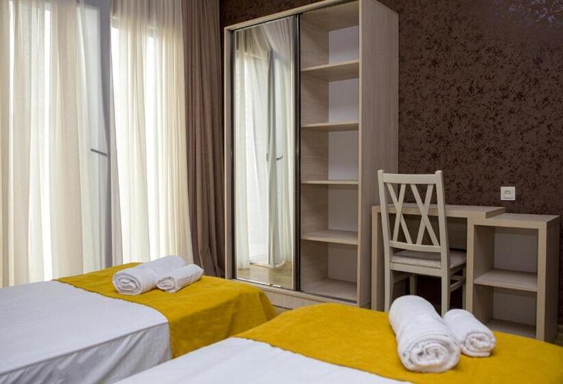 هتل Bekas Wine Cellar