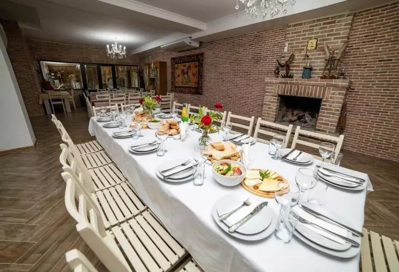 هتل Bekas Wine Cellar