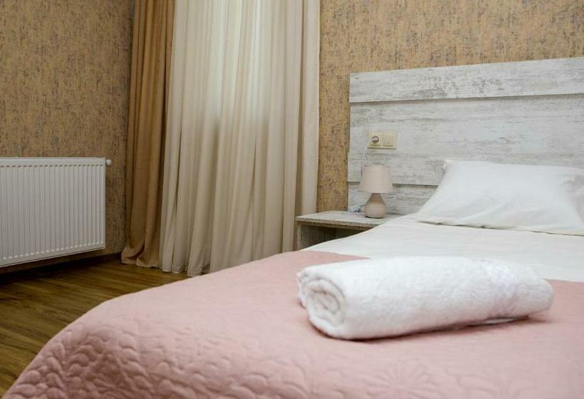 هتل Bekas Wine Cellar