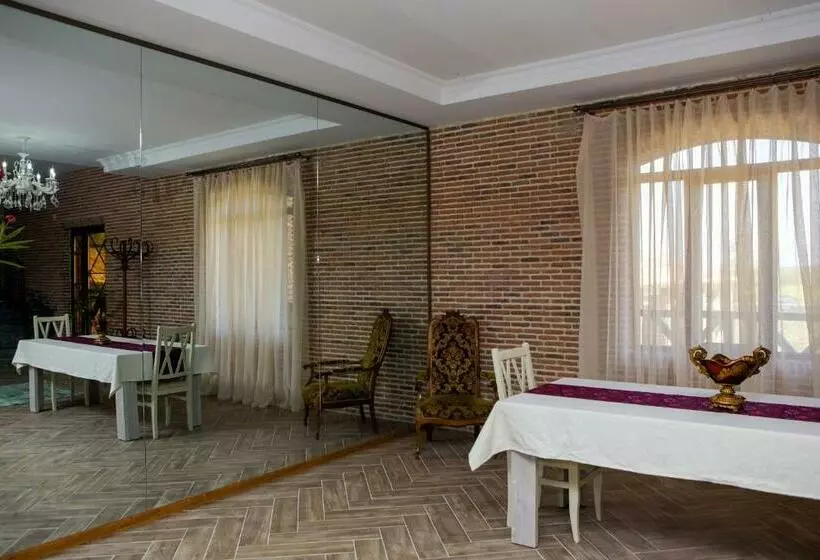 هتل Bekas Wine Cellar