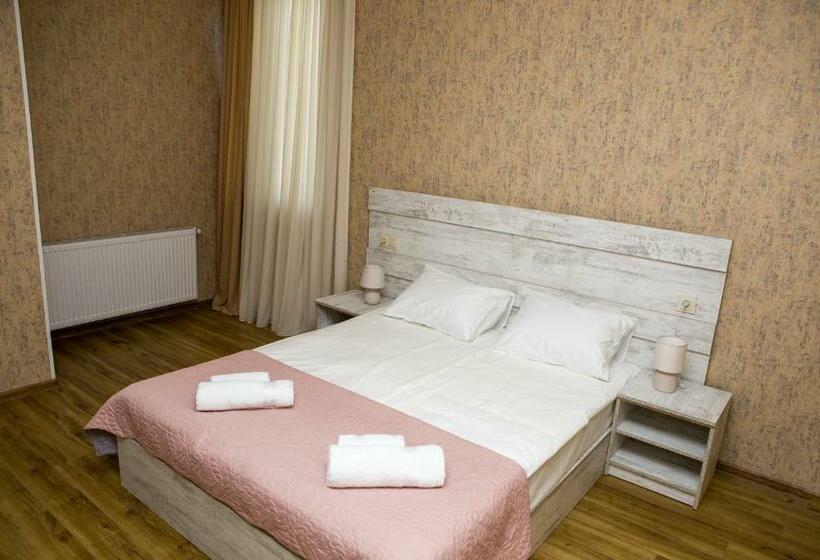 هتل Bekas Wine Cellar