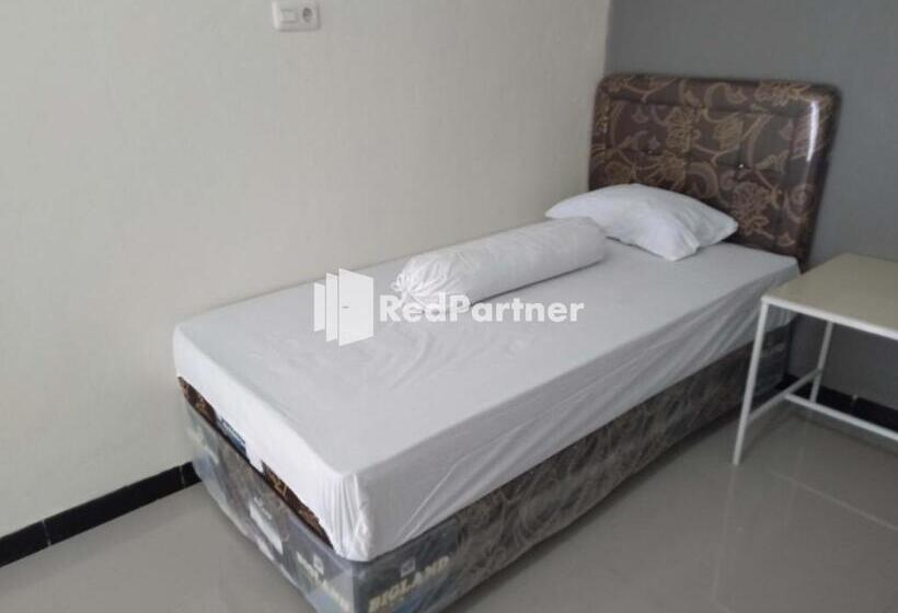 Otel Boarding House Syariah Mm Bone Redpartner