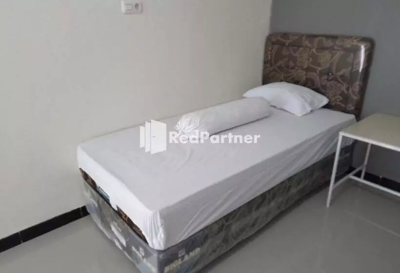 Hotelli Boarding House Syariah Mm Bone Redpartner