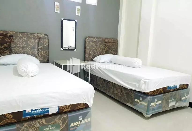Hotelli Boarding House Syariah Mm Bone Redpartner