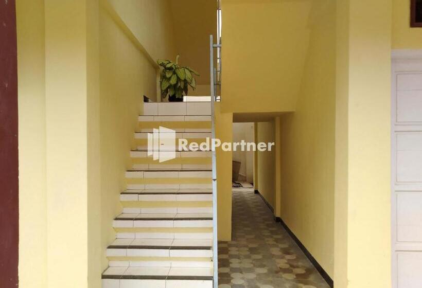 Otel Boarding House Syariah Mm Bone Redpartner