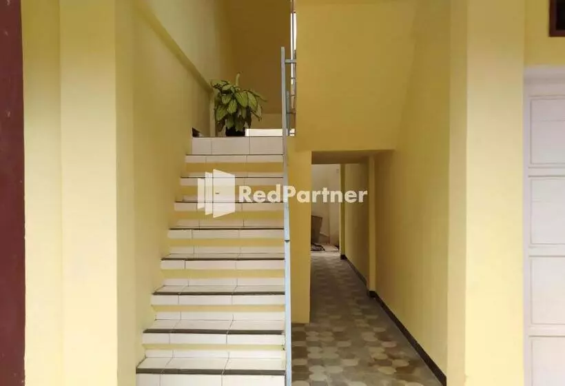 Hotelli Boarding House Syariah Mm Bone Redpartner