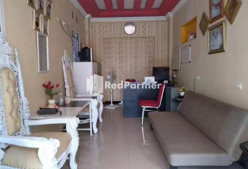 Hotelli Boarding House Syariah Mm Bone Redpartner