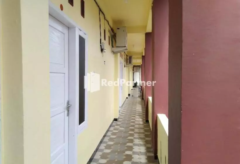 Hotelli Boarding House Syariah Mm Bone Redpartner