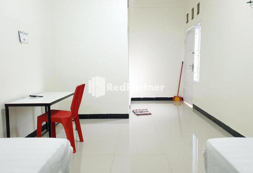 Otel Boarding House Syariah Mm Bone Redpartner