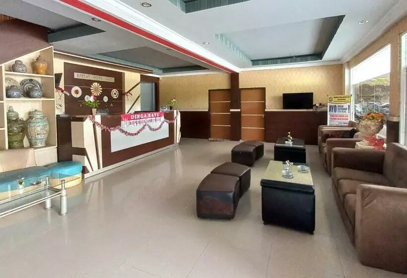 Hotelli Reddoorz Near Poso City Mall