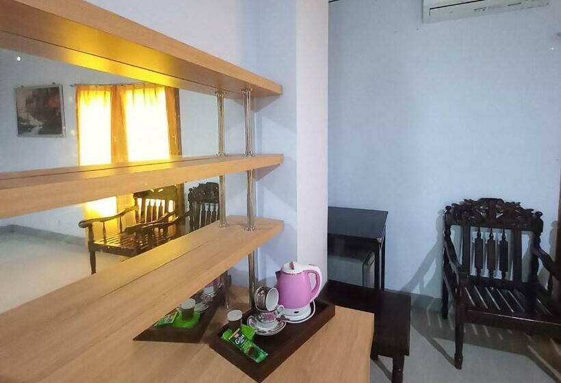 בית מלון כפרי Reddoorz Near Poso City Mall