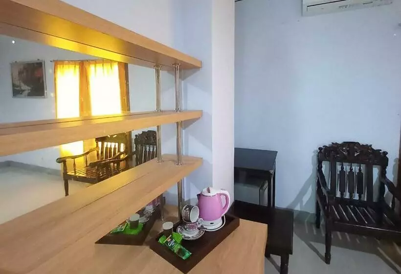 Hotelli Reddoorz Near Poso City Mall