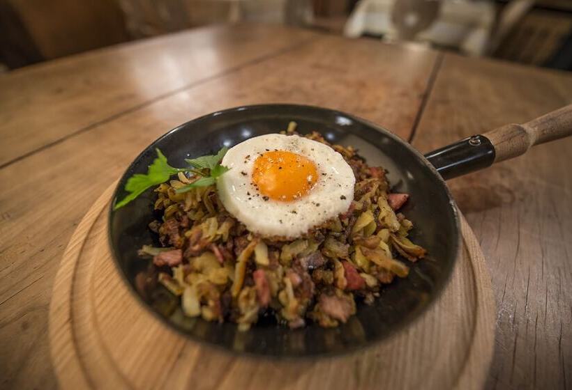 پانسیون Arlberghöhe