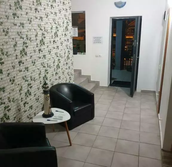 هاستل Dms Family House