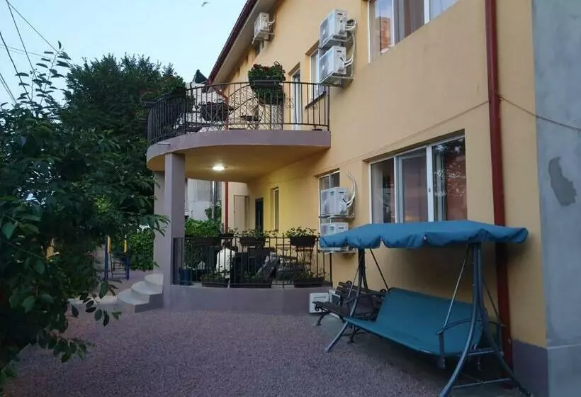 هاستل Dms Family House