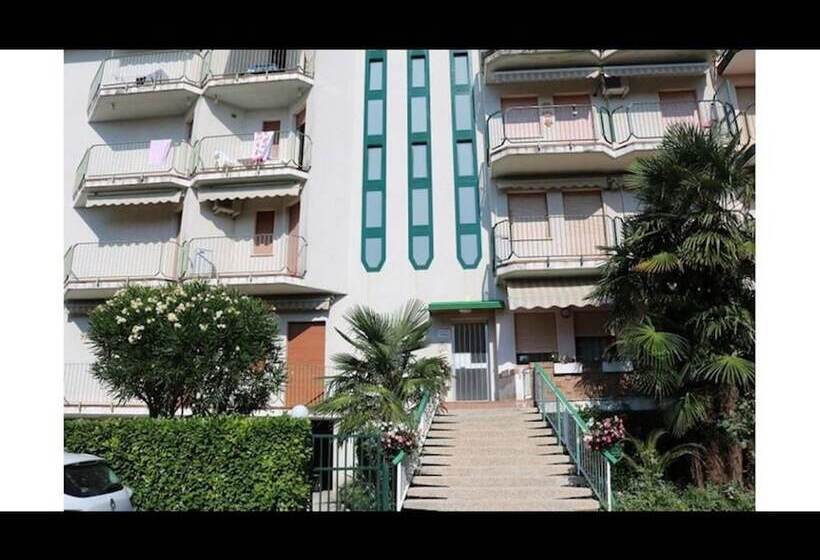 تختخواب و صبحانه Cozy Charm Near The Beach   Beahost