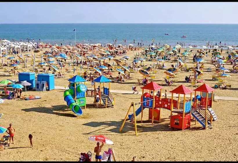 ベッドアンドブレックファースト Cozy Charm Near The Beach   Beahost