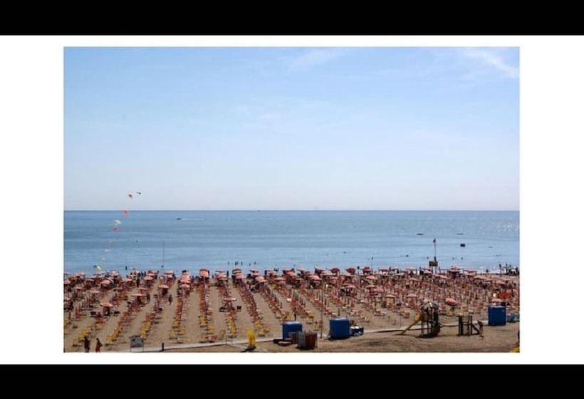 تختخواب و صبحانه Cozy Charm Near The Beach   Beahost