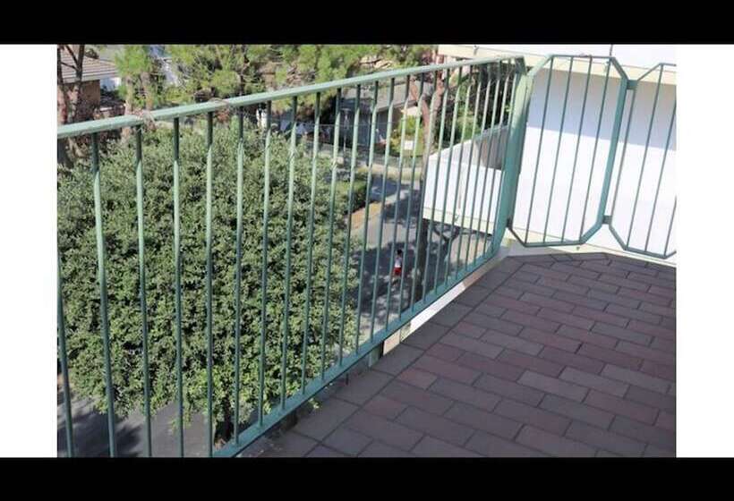 تختخواب و صبحانه Cozy Charm Near The Beach   Beahost