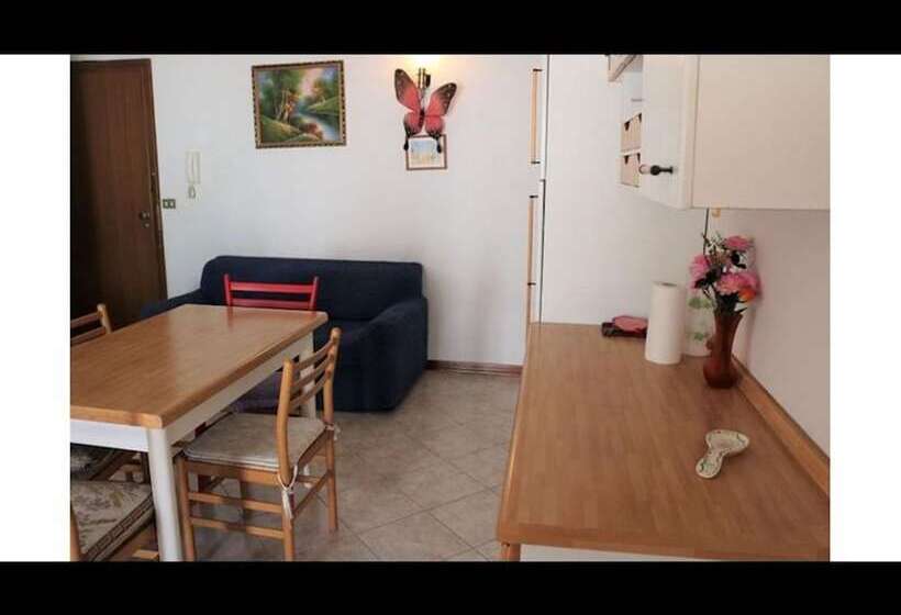 تختخواب و صبحانه Cozy Charm Near The Beach   Beahost