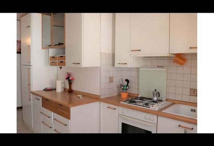 تختخواب و صبحانه Cozy Charm Near The Beach   Beahost