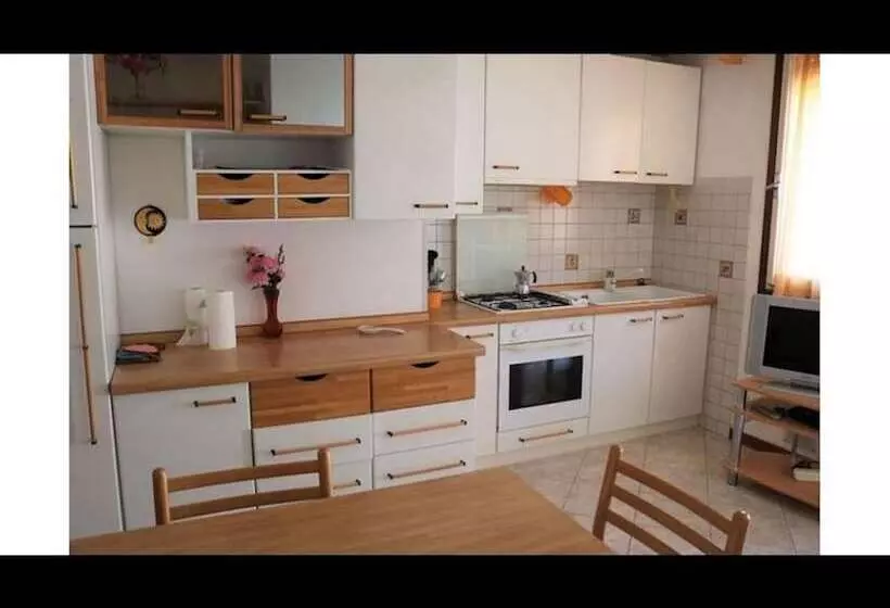 ベッドアンドブレックファースト Cozy Charm Near The Beach   Beahost