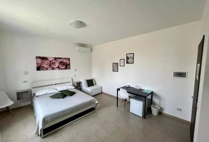 تختخواب و صبحانه Cristian Rooms