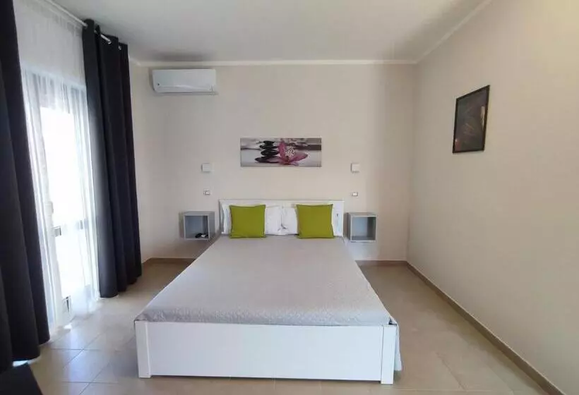 تختخواب و صبحانه Cristian Rooms