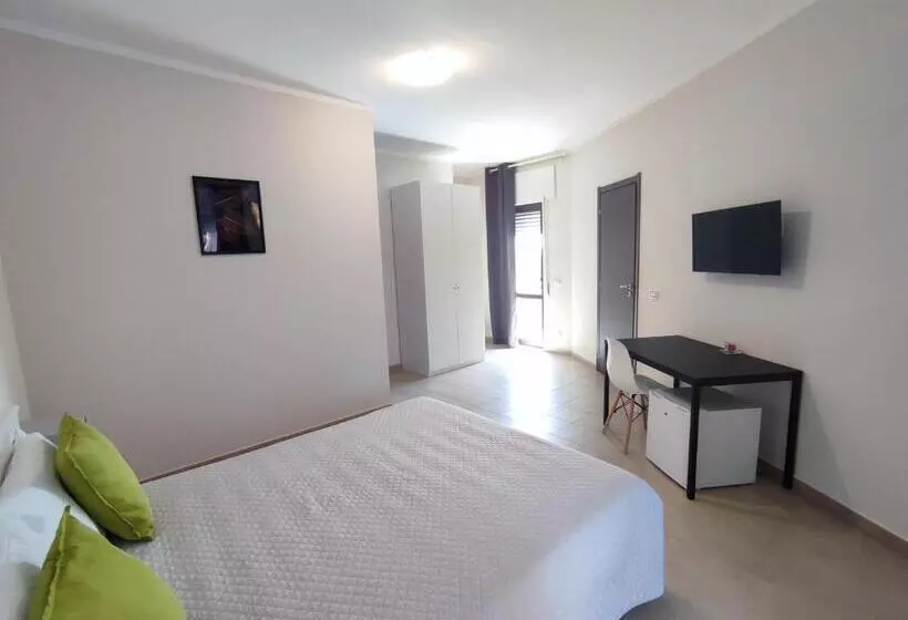 تختخواب و صبحانه Cristian Rooms