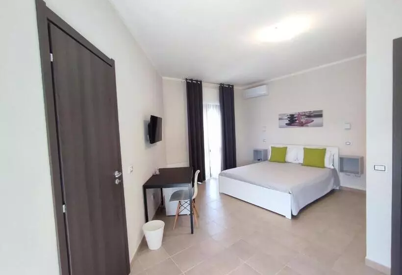 تختخواب و صبحانه Cristian Rooms