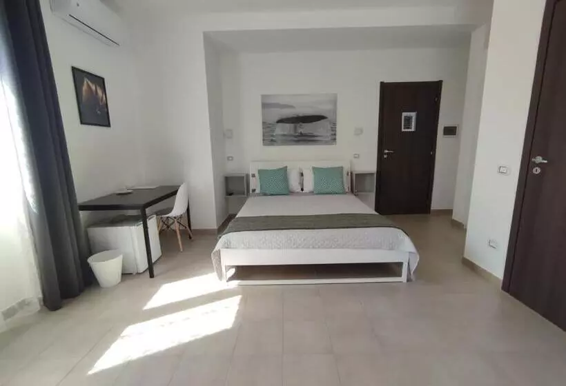 تختخواب و صبحانه Cristian Rooms