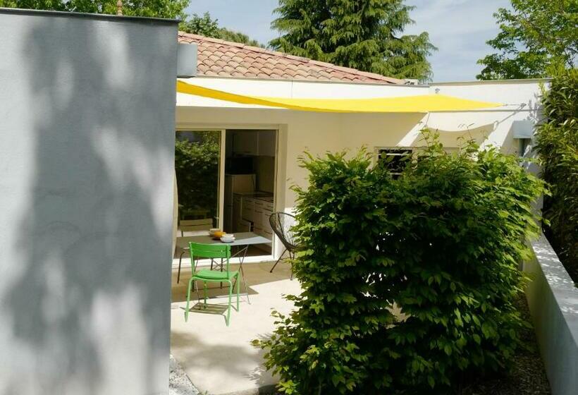 تختخواب و صبحانه La Maison Des Hérissons