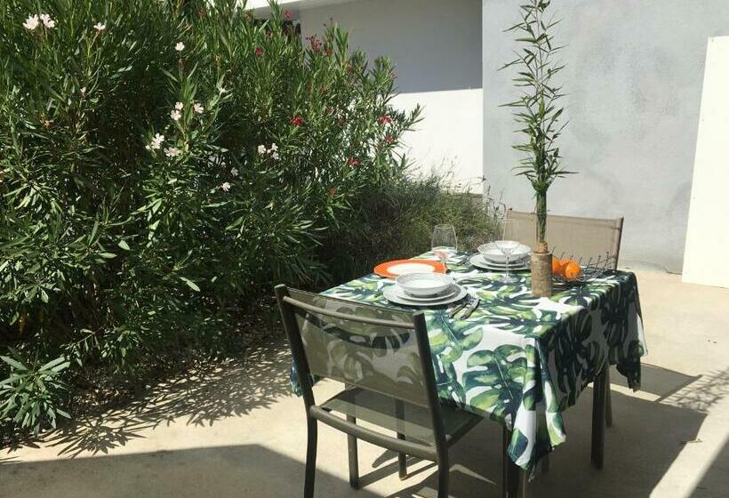 تختخواب و صبحانه La Maison Des Hérissons