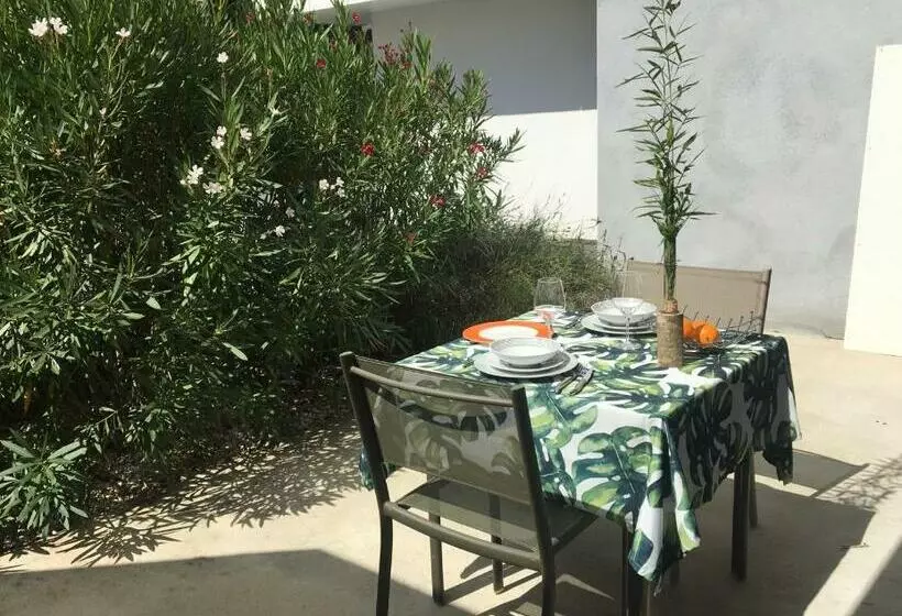 تختخواب و صبحانه La Maison Des Hérissons