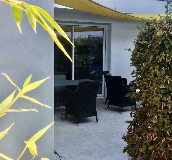 تختخواب و صبحانه La Maison Des Hérissons