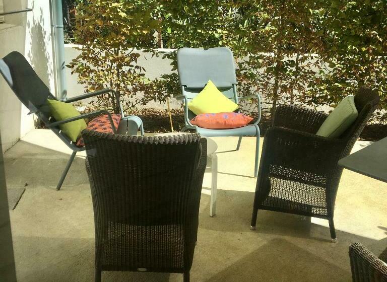 تختخواب و صبحانه La Maison Des Hérissons