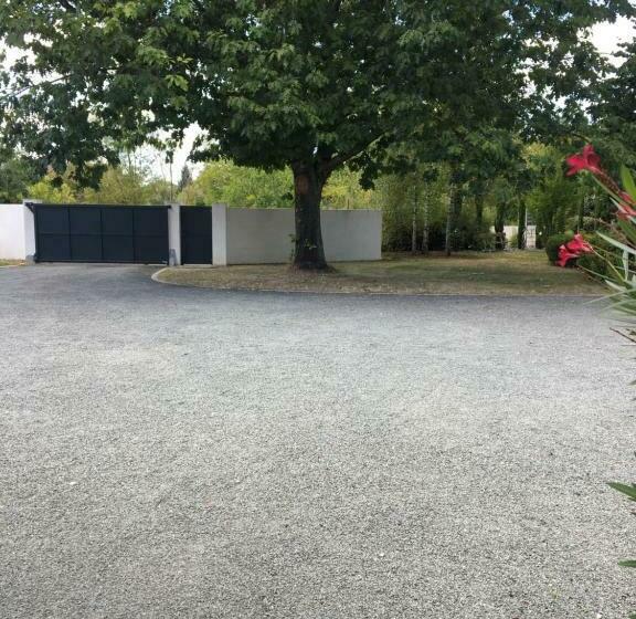 تختخواب و صبحانه La Maison Des Hérissons