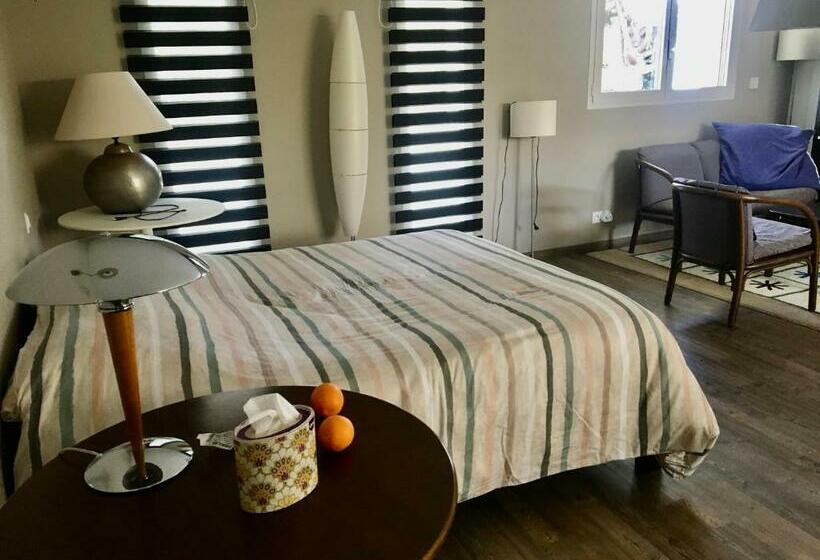 تختخواب و صبحانه La Maison Des Hérissons