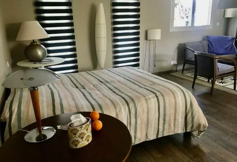 تختخواب و صبحانه La Maison Des Hérissons