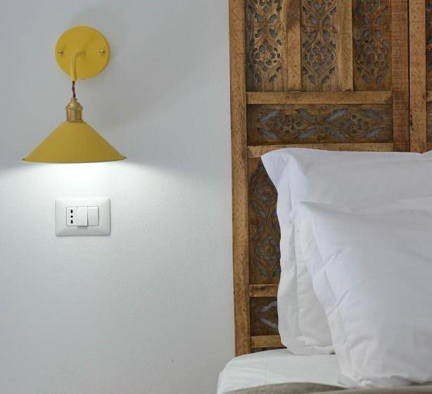 تختخواب و صبحانه Luccicamare Family Run Beb