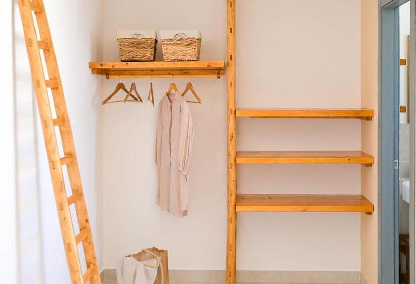 تختخواب و صبحانه Luccicamare Family Run Beb