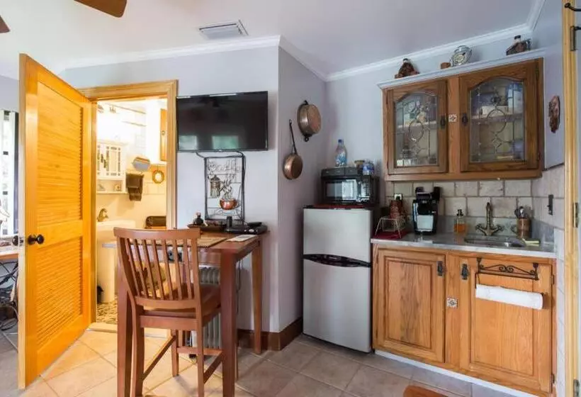 Aamiaismajoitus (B&B) La Quiete Cove For One