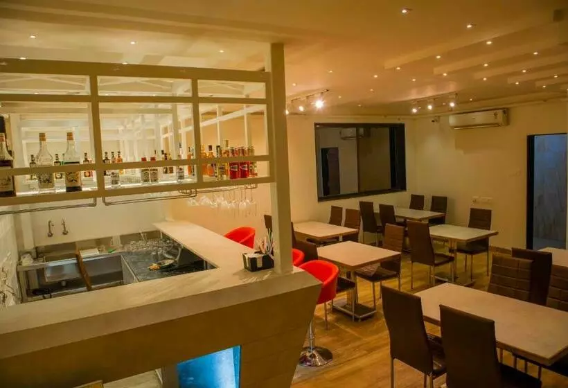 Hotelli Vedaa Holidays Resort