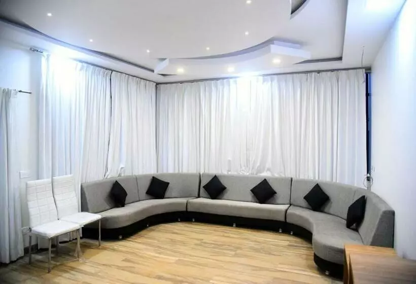 Hotelli Vedaa Holidays Resort