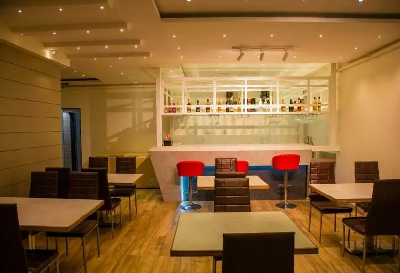 Hotelli Vedaa Holidays Resort