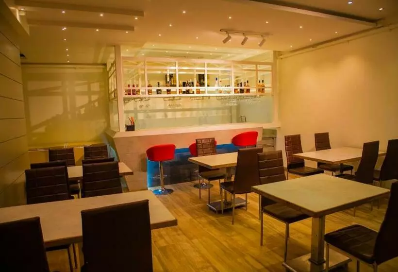 Hotelli Vedaa Holidays Resort