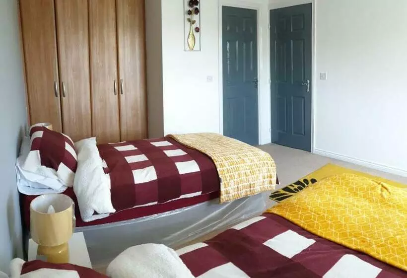پانسیون Queens Rooms, A Perfect Stay, Next To Shopping Parks And Central Manchester
