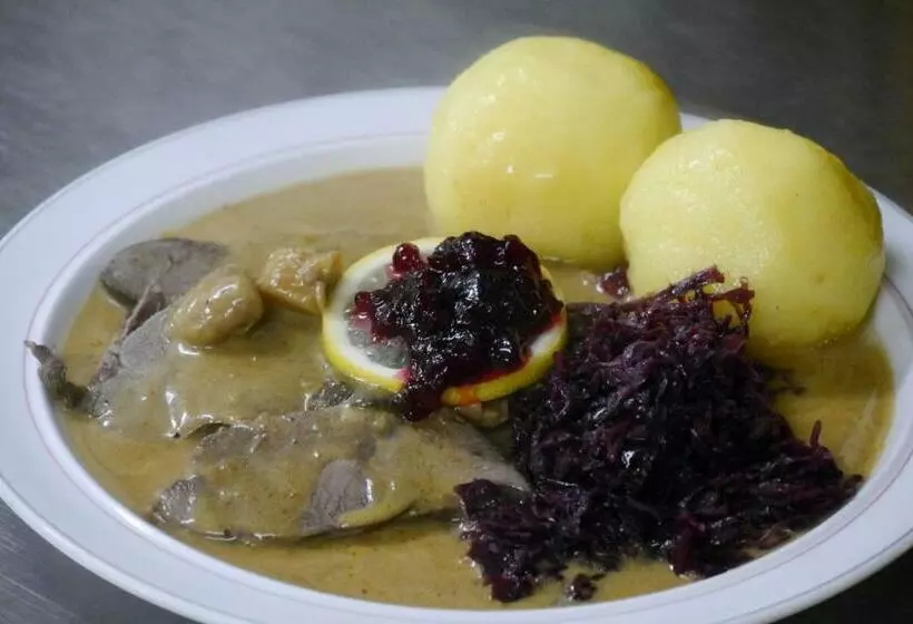 ユースホステル Gasthaus Straub