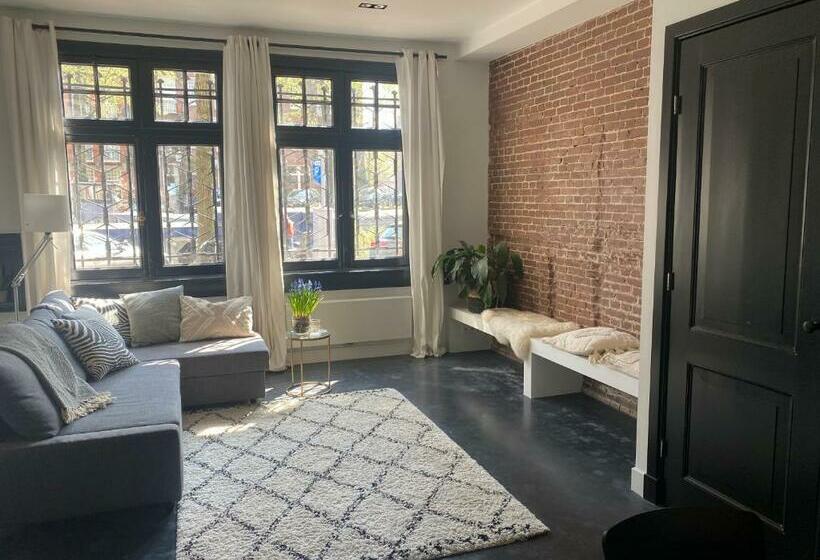 تختخواب و صبحانه Amstel Boutique Studio